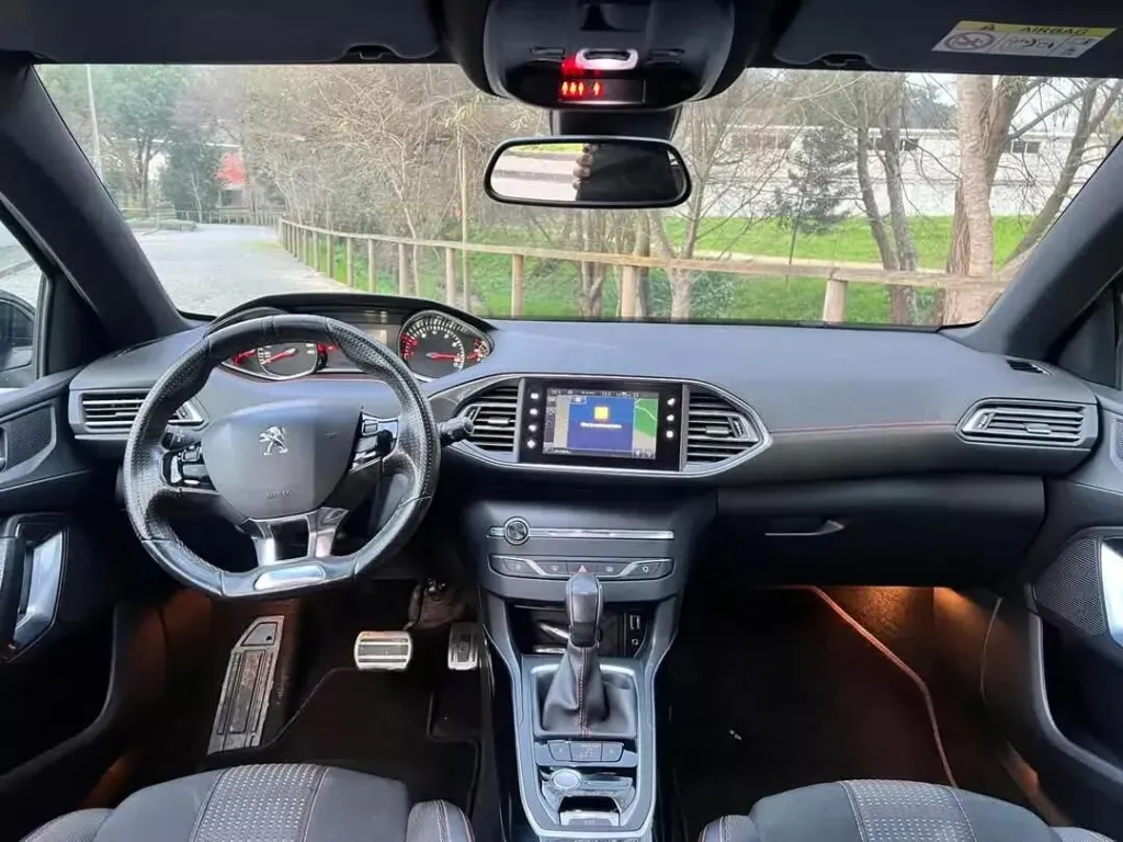 Peugeot 308 SW 1.2 PureTech GT Line EAT6 — fotografia 15