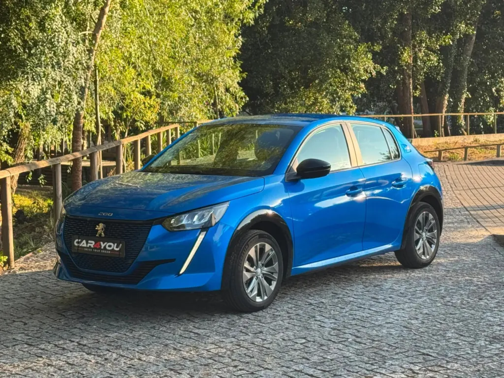 Peugeot e-208 50 kWh Active Pack — fotografia 8
