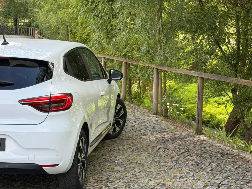 Renault Clio 1.5 Blue dCi Evolution — fotografia 16