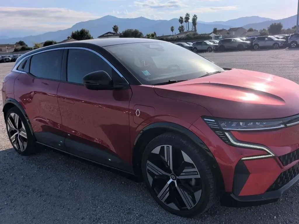 Renault Mégane E-Tech EV60 Iconic — fotografia 3