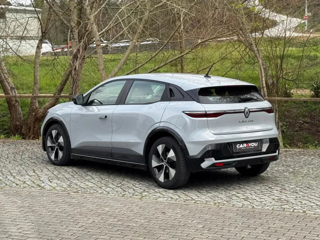Renault Mégane E-Tech EV60 Equilibre Optimum Charge — fotografia 9