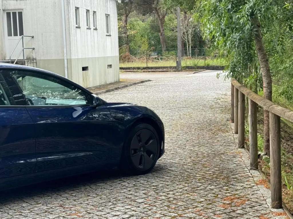 Tesla Model 3 Standard Range Plus RWD — fotografia 11