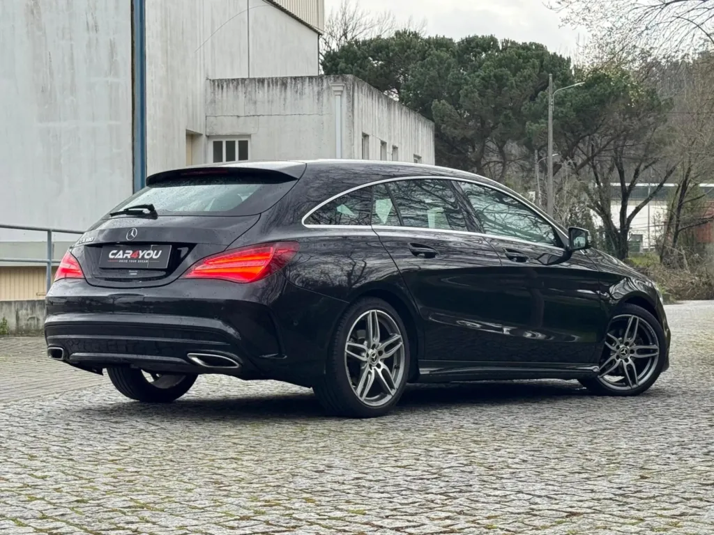 Mercedes-Benz CLA 180 7G-DCT AMG Line — fotografia 11
