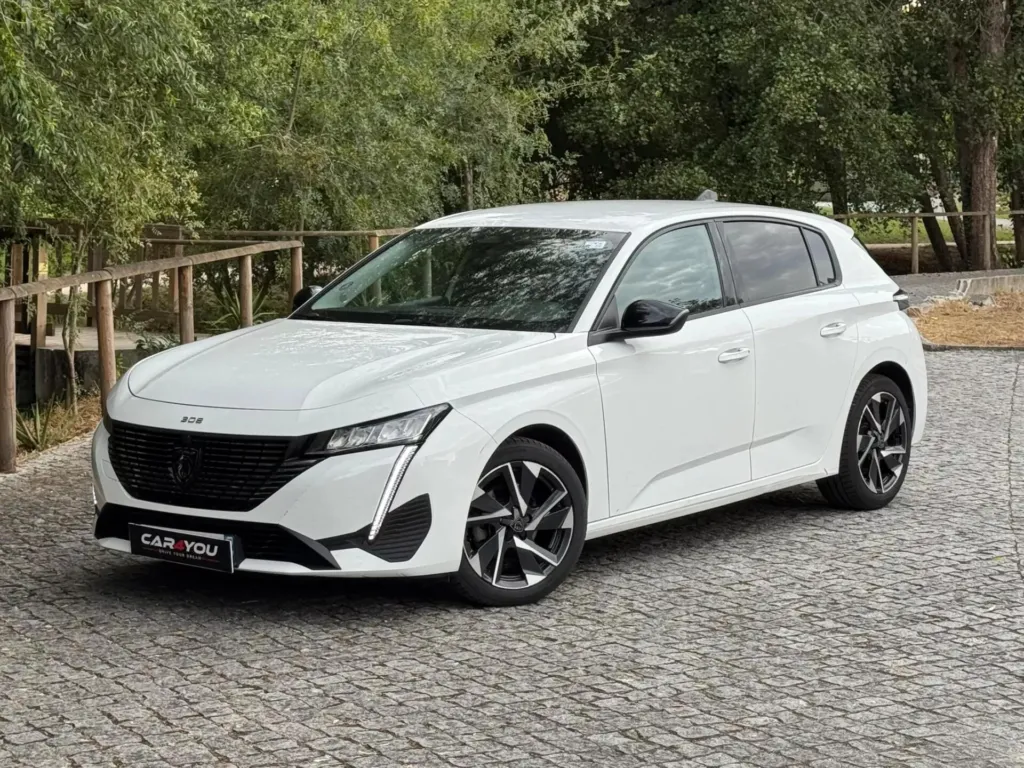 Peugeot 308 1.2 PureTech Allure EAT8 — fotografia 1