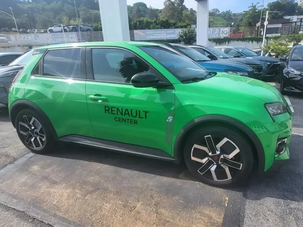 Renault 5 E-Tech R Techno 150 Comfort Range — fotografia 7