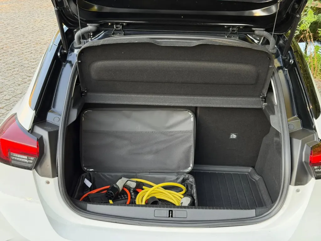 Opel Corsa-e Elegance — fotografia 14