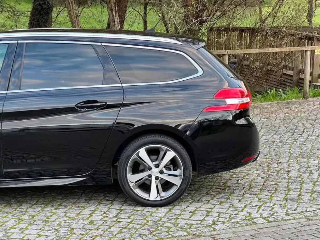 Peugeot 308 SW 1.2 PureTech GT Line EAT6 — fotografia 9