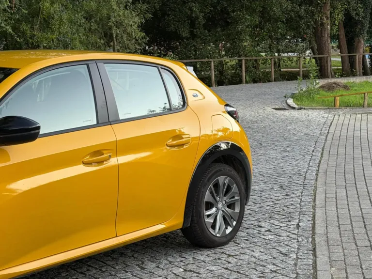 Peugeot e-208 50 kWh Active Pack — foto 3