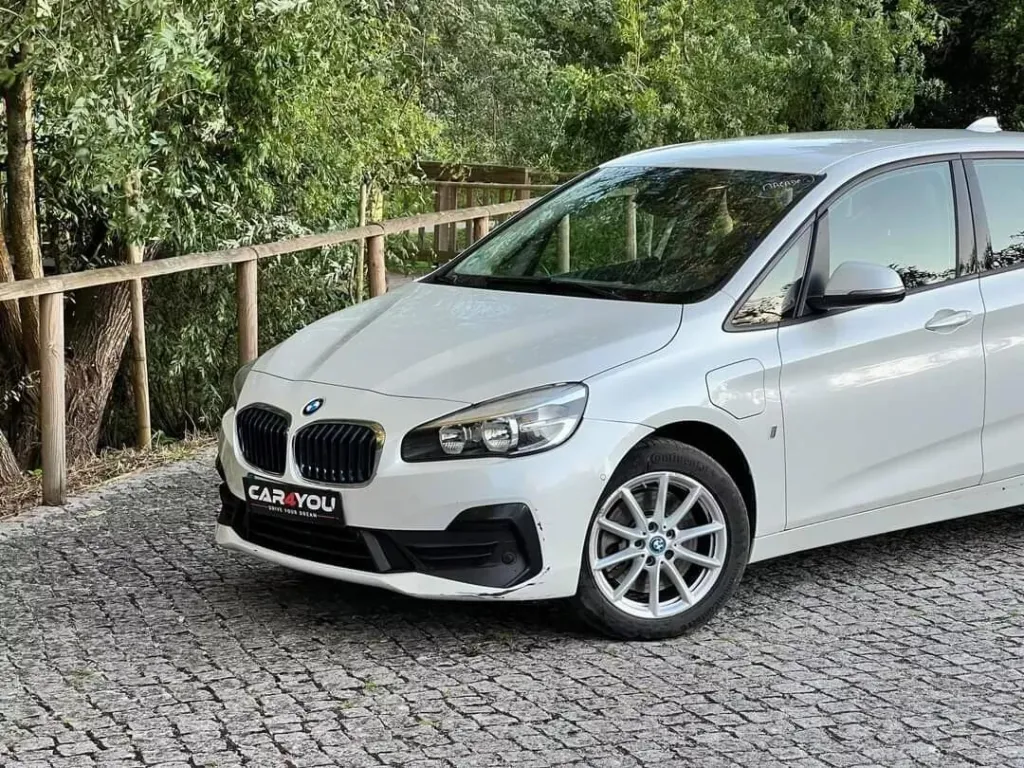 BMW 225xe Active Tourer Advantage — fotografia 2