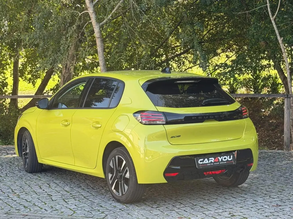 Peugeot 208 1.2 PureTech Allure — fotografia 11