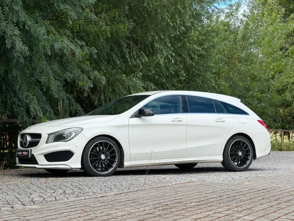 Mercedes-Benz CLA 220 d Shooting Brake AMG Line Aut. — fotografia 6