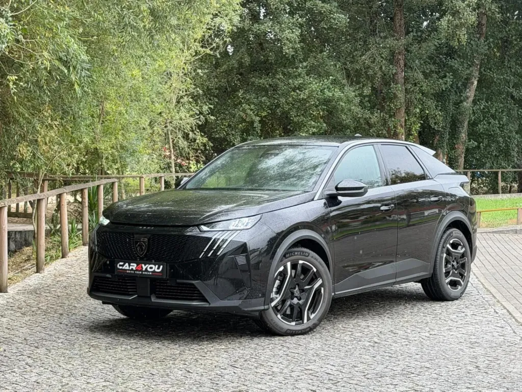 Peugeot E-3008 73 kWh Allure — fotografia 1