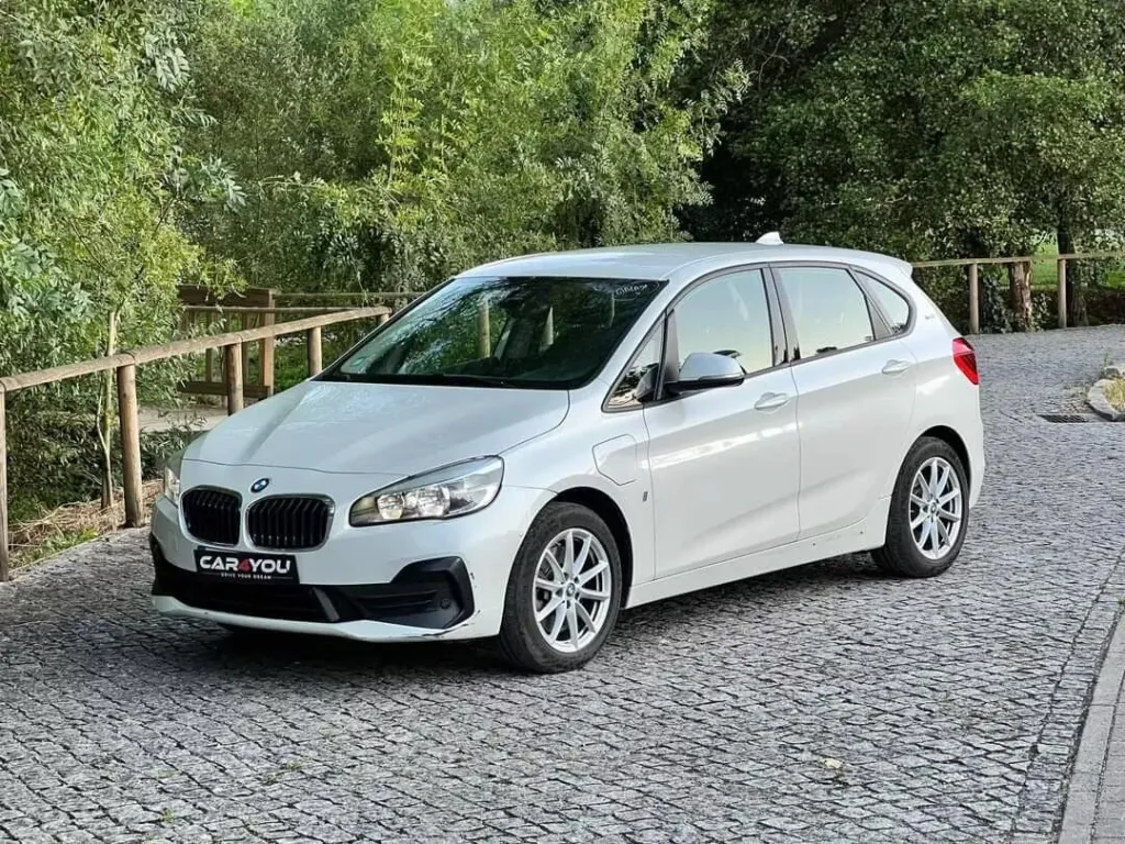 BMW 225xe Active Tourer Advantage — fotografia 12