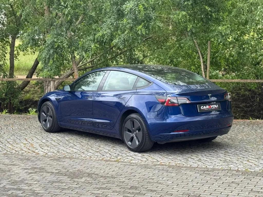 Tesla Model 3 Standard Range Plus RWD — fotografia 14