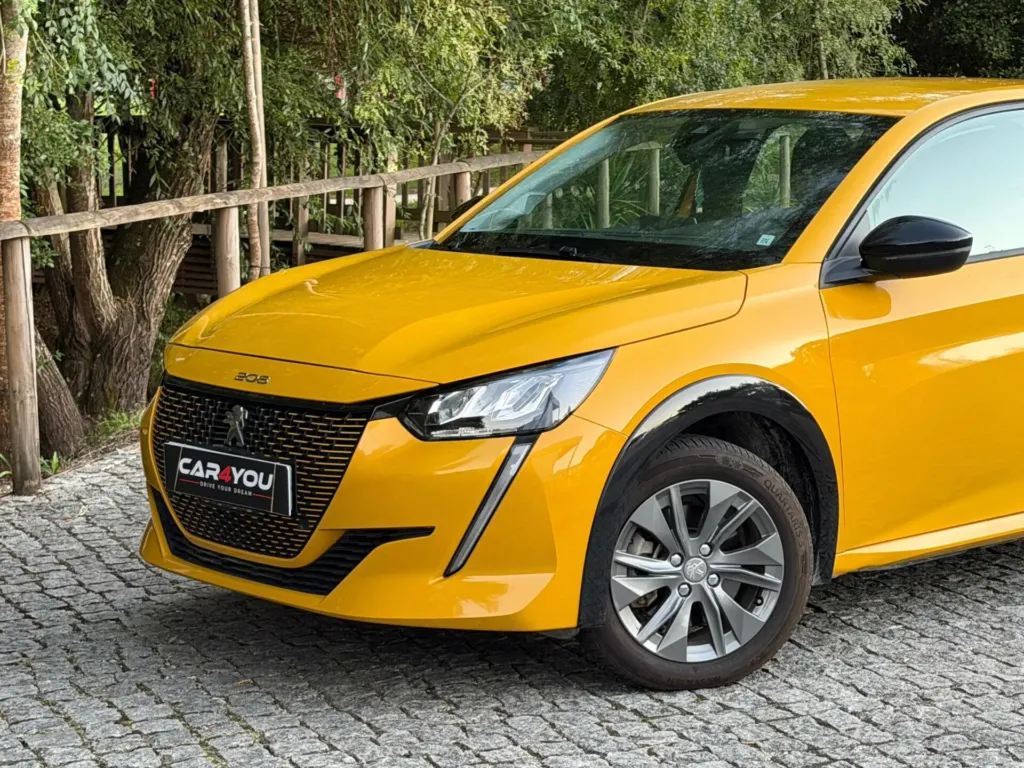 Peugeot e-208 50 kWh Active Pack — fotografia 2
