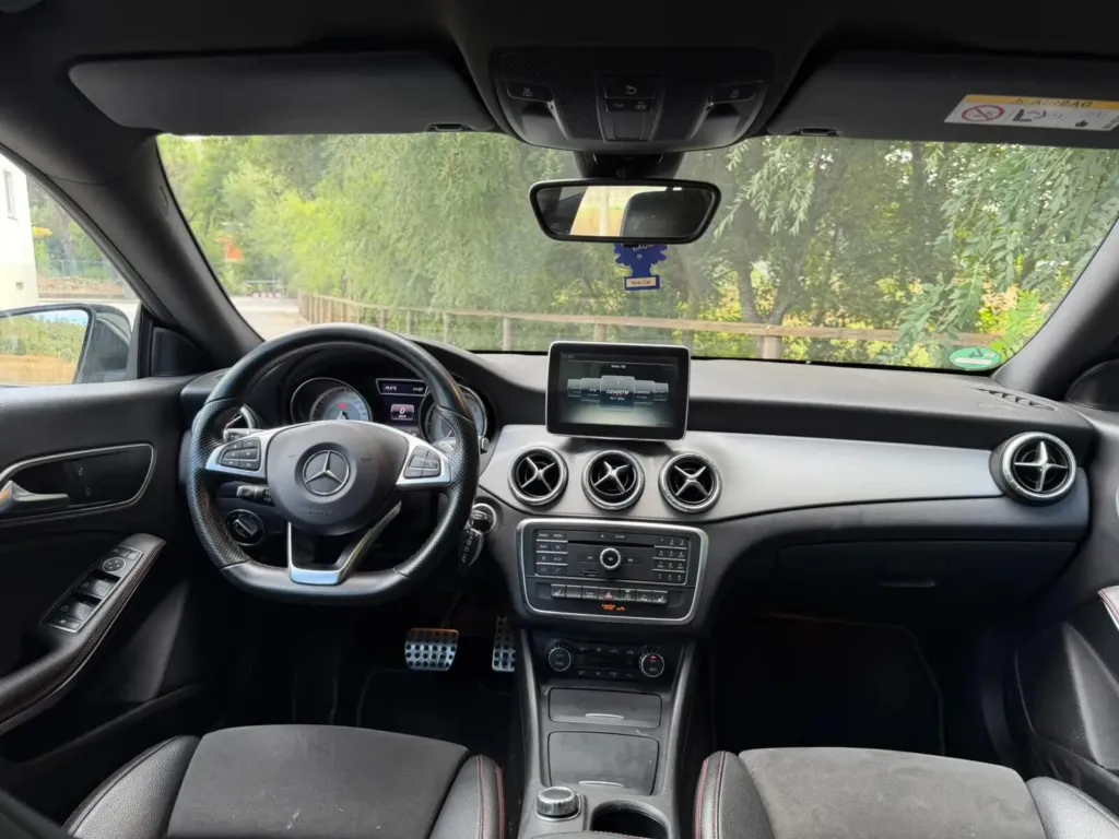 Mercedes-Benz CLA 220 d Shooting Brake AMG Line Aut. — fotografia 15