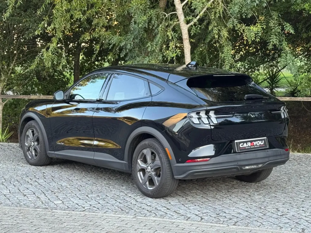 Ford Mustang Mach-E 75.7 kWh Base — fotografia 9