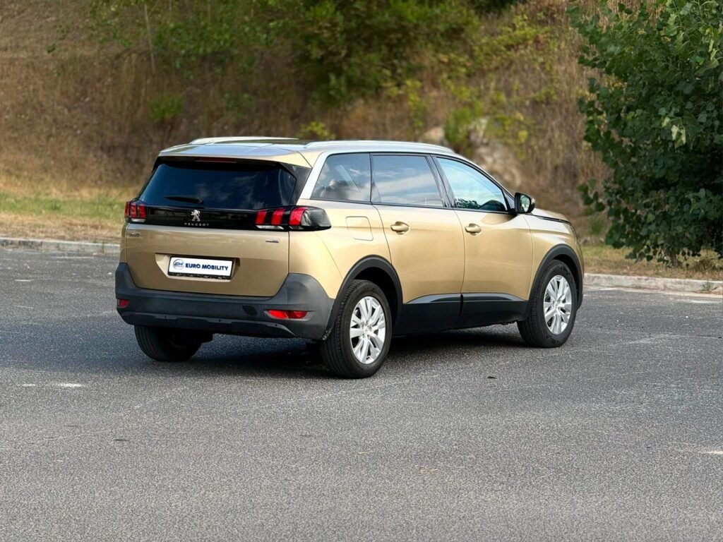 Peugeot 5008 ALLURE — fotografia 1