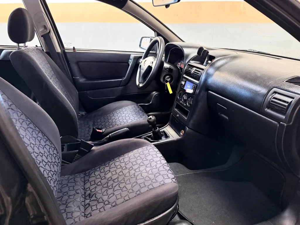 Opel Astra Gasolina — fotografia 7