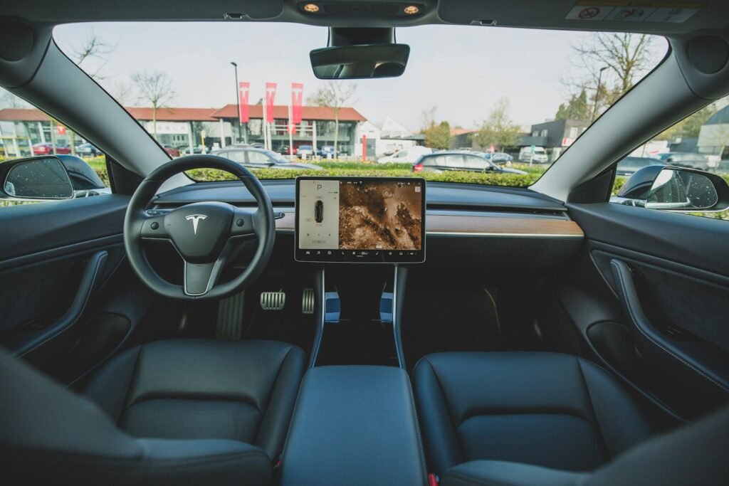 Tesla Model 3 Long Range AWD — fotografia 3
